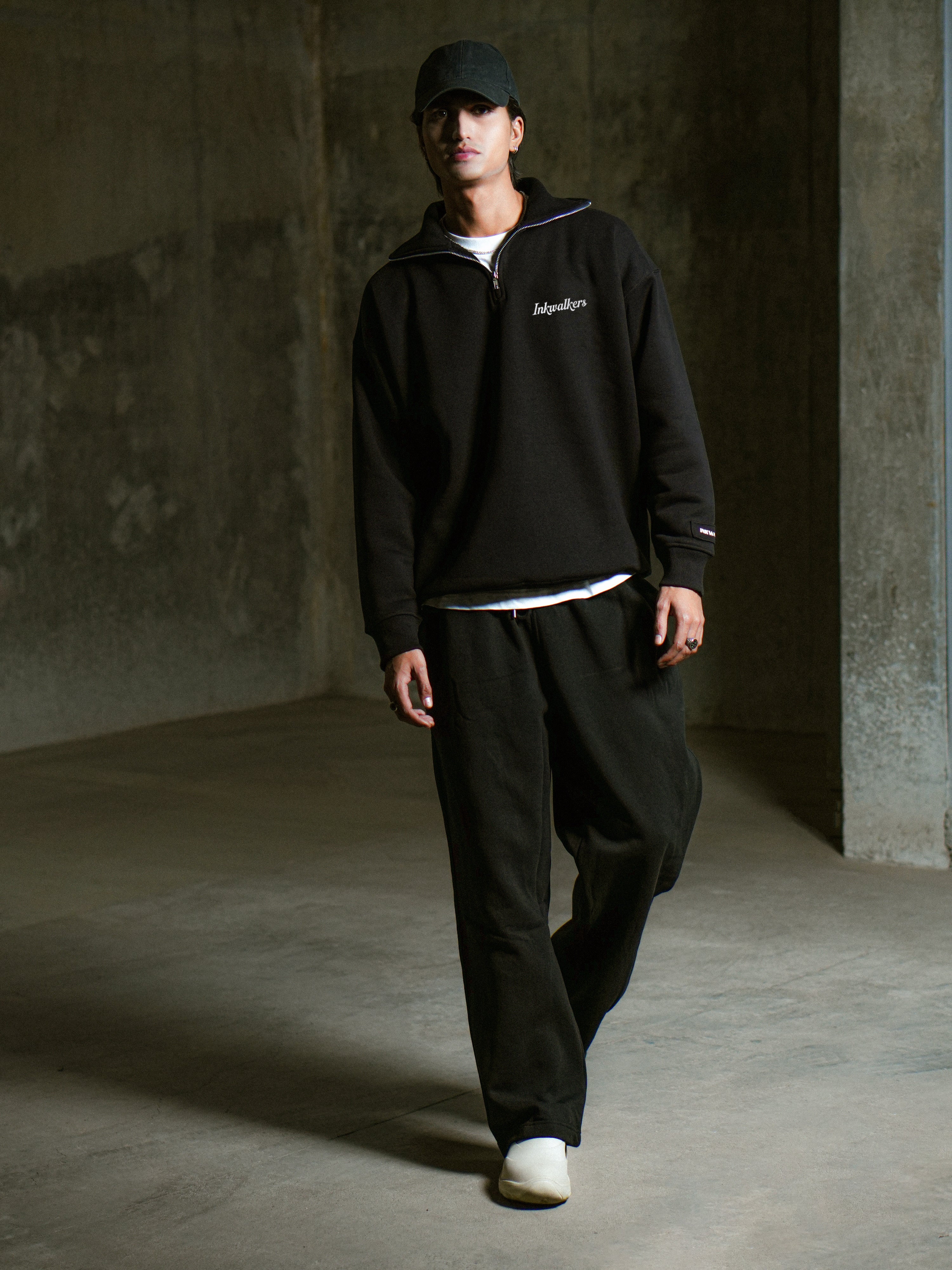 VINTAGE QUARTER ZIP UP - BLACK