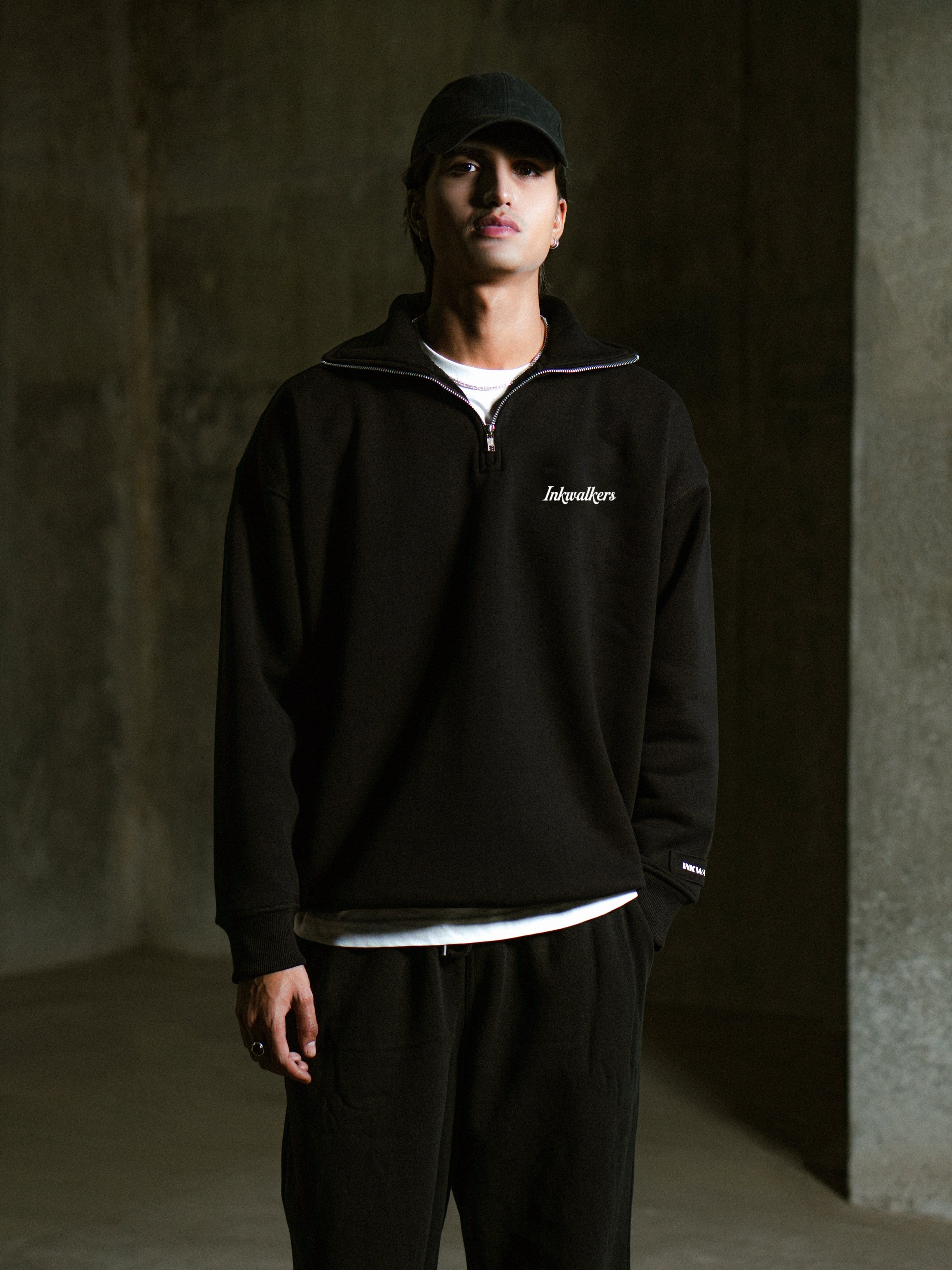 VINTAGE QUARTER ZIP UP - BLACK