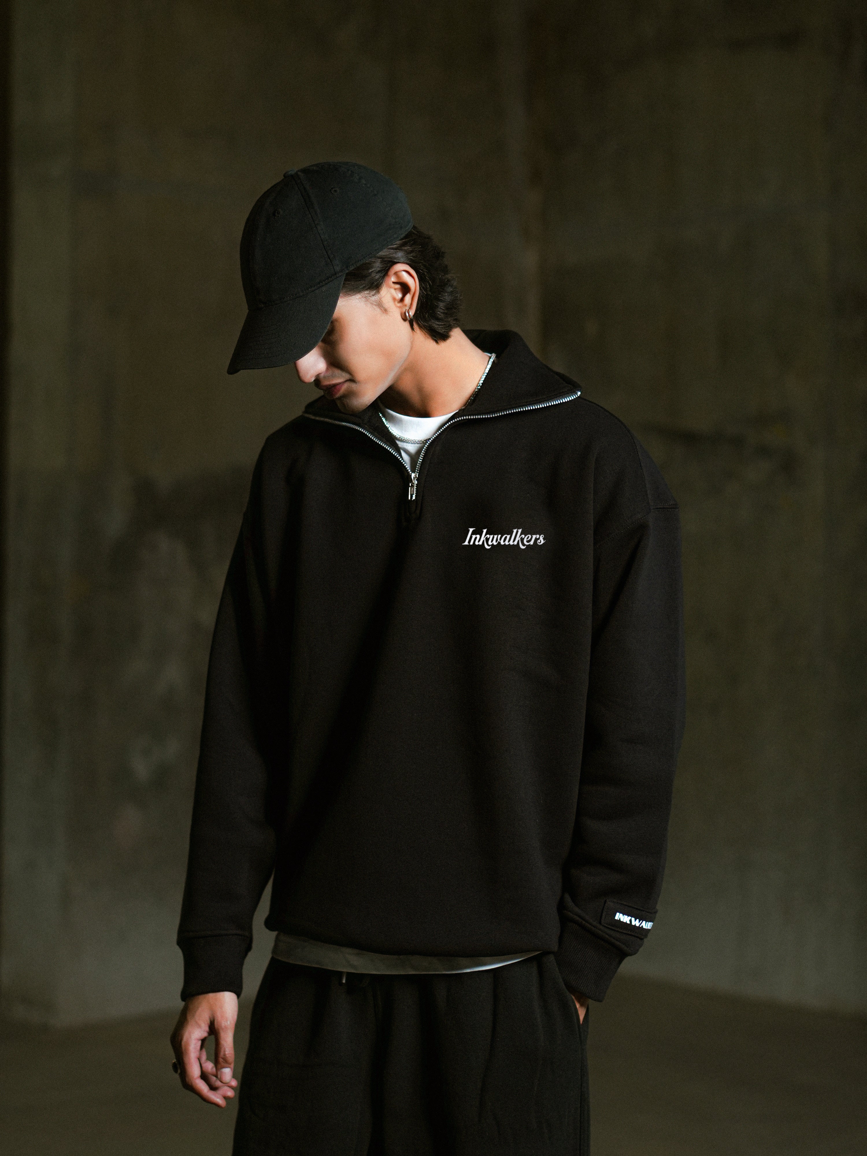 VINTAGE QUARTER ZIP UP - BLACK